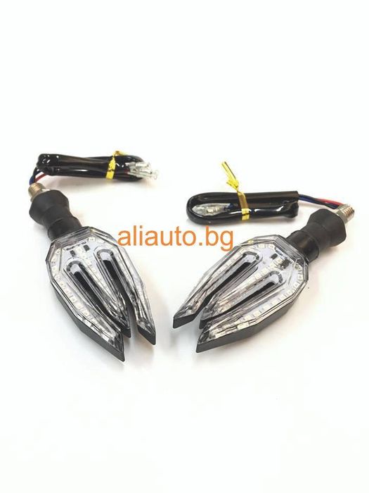 Комплект универсални мото мигачи скутер код а-2253