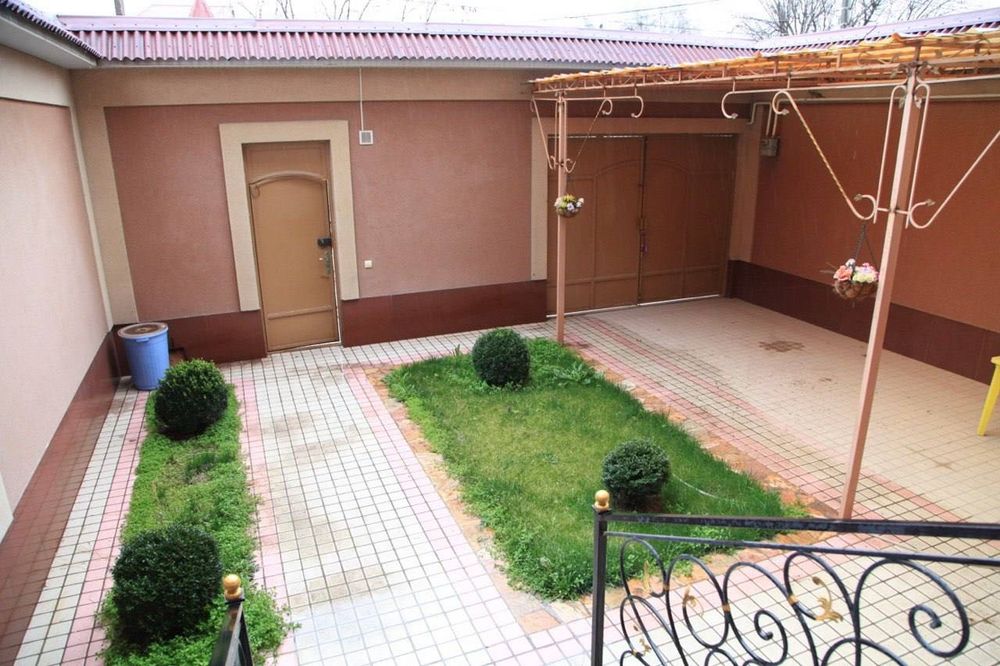 Продается дом 
Улица Никитина. 

2 сотки
180 кв.м