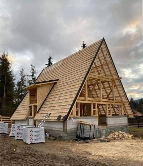 Vindem căsuțe din lemn tip A, ideale pentru curte