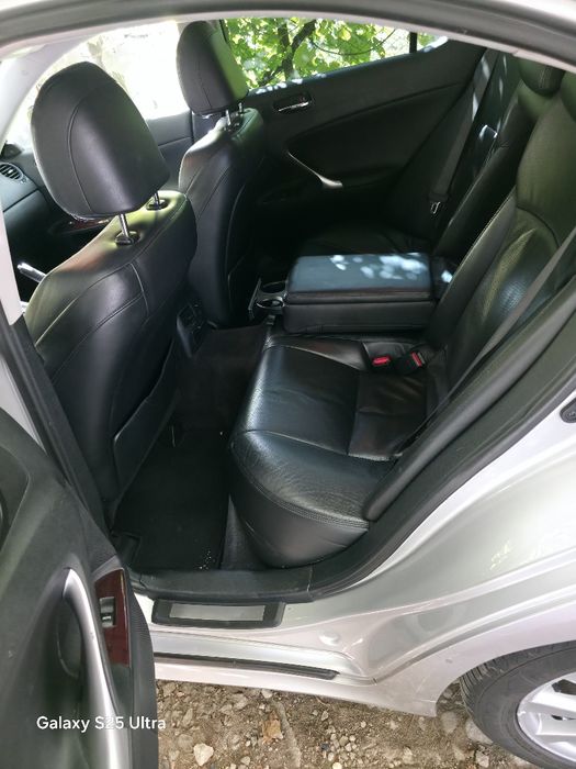 Lexus IS Lux̌ury Line