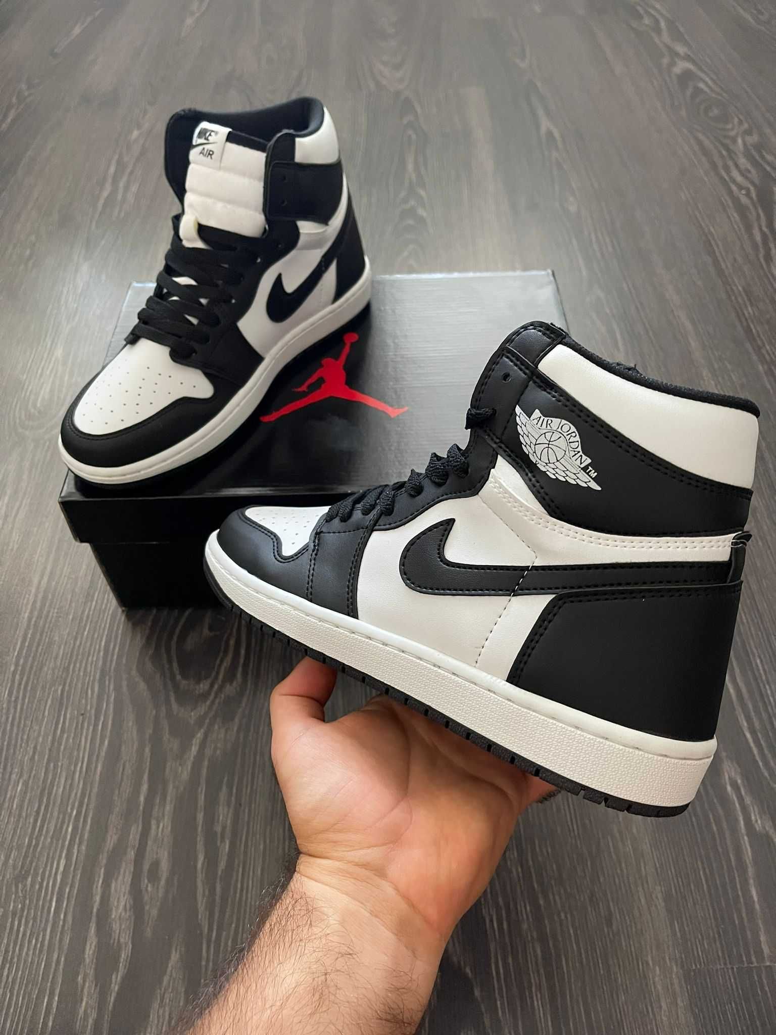 Snekers Jordan 1 produs nou 2023