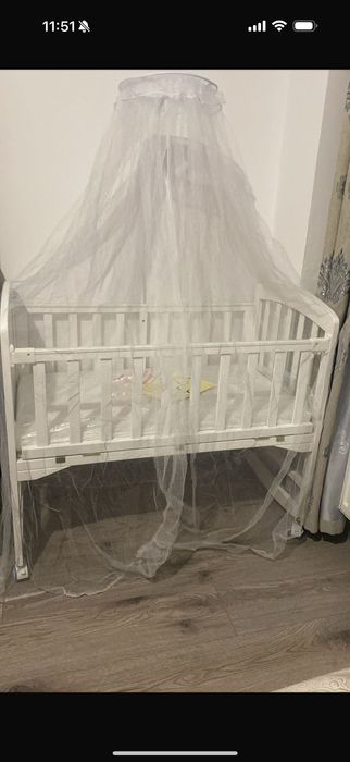 Pătuț bebeluș tip leagăn