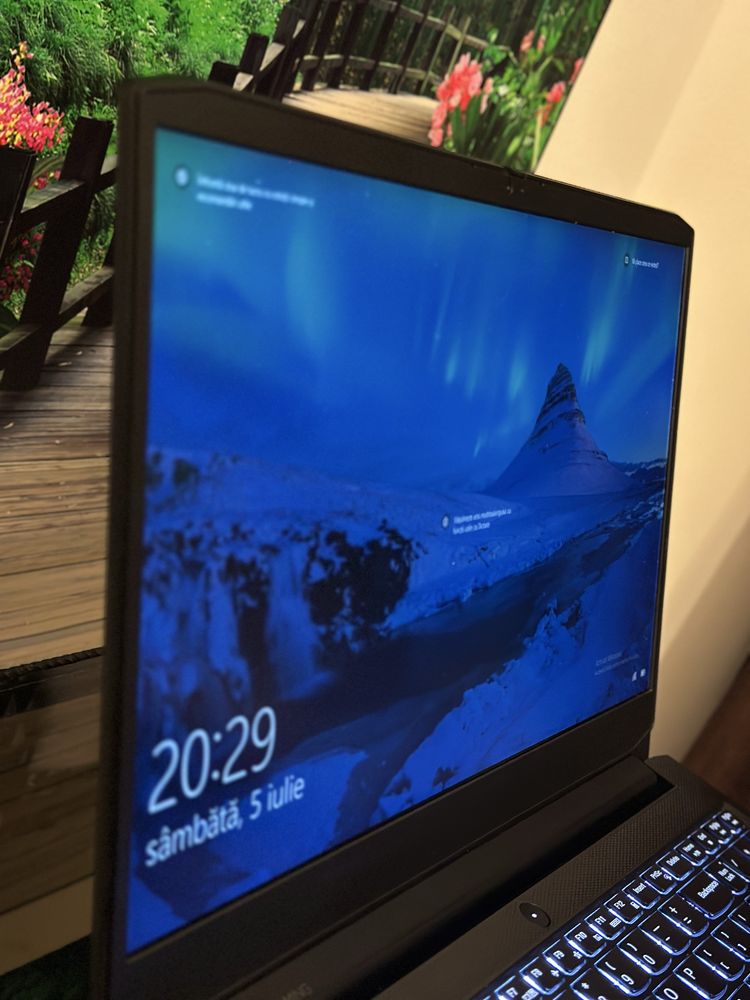 Laptop Gaming i5-11320H, 1650 4GB, 8GB ram, ssd 25 gb