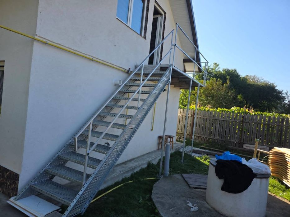 Scări metalice profesionale