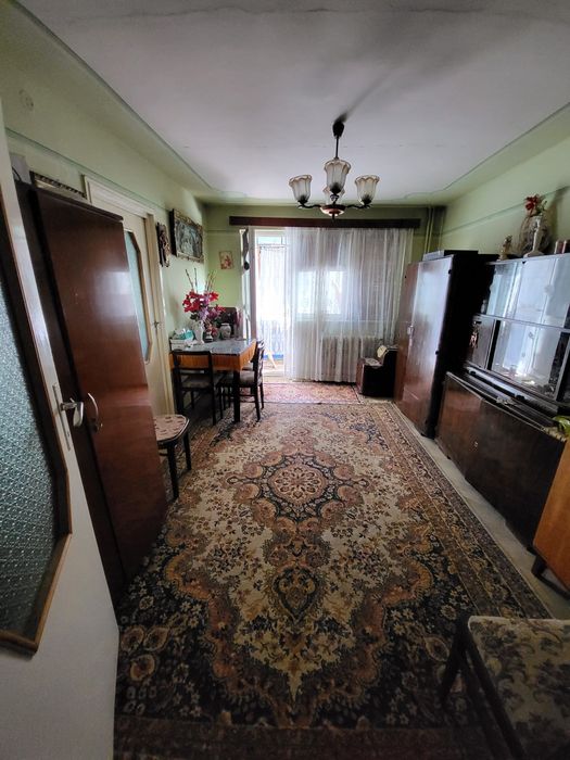 Vand apartament 3 camere