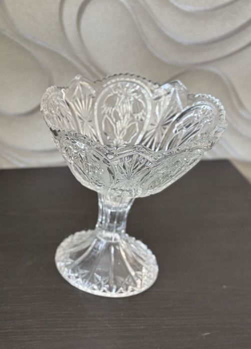 Вазы хрустальные 1штука