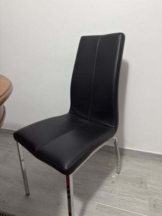 Scaune imitatie piele