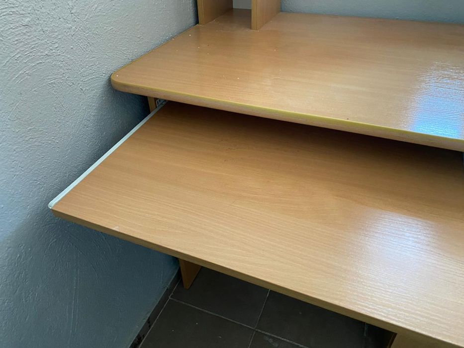 Продам письменный стол