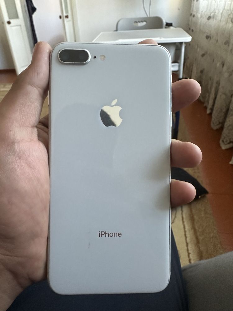Продам айфон 8 плюс
