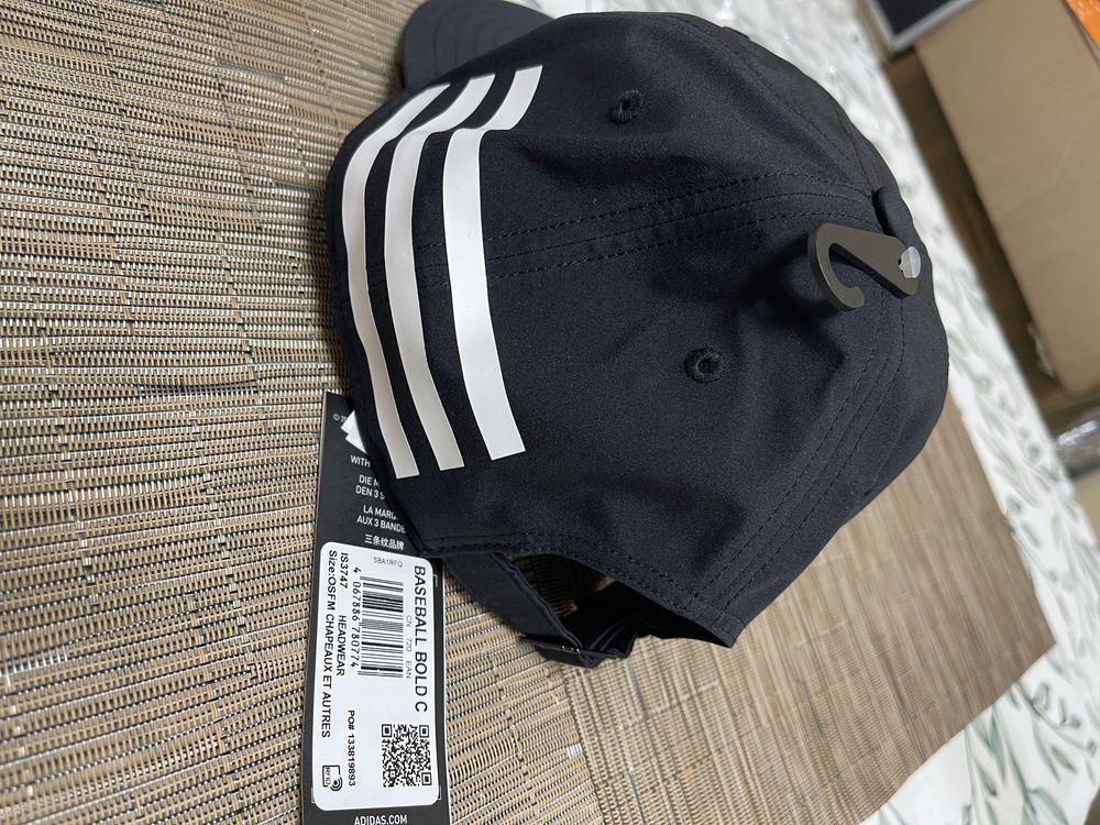 Шапка Adidas черна