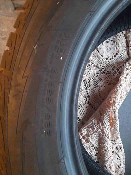 Anvelope iarnă 225 55 R17 Run-Flat 5buc.