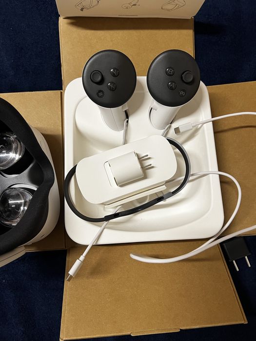 Vand Meta Quest 3s cu garantie