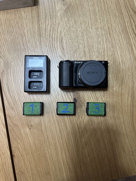 Sony ZV-E10 с 3 батерии