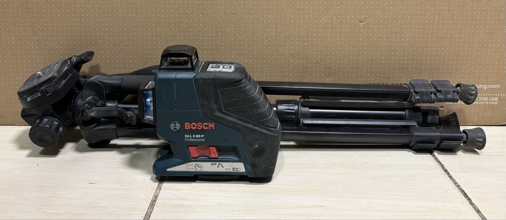 MDM vinde: Nivela laser Bosch GLL 3-80 P+Trepied.