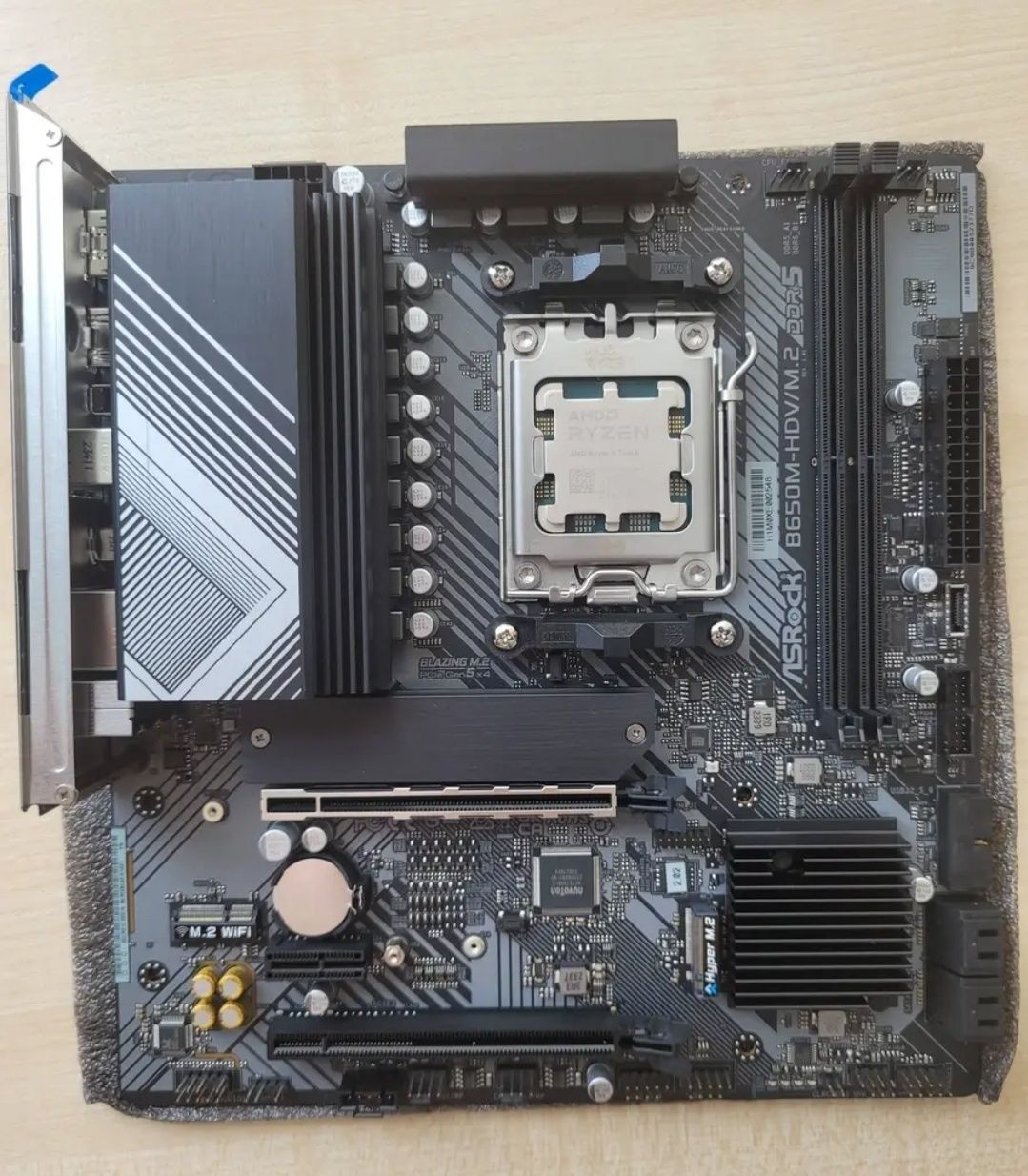 Asrock B650M HDV-M.2 материнская плата + WiFi×Bluetooth модуль