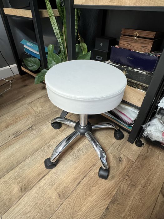 Scaun cosmetica ajustabil in inaltime