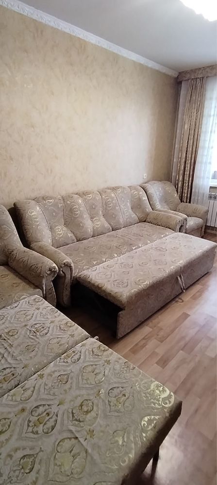 Диван в комплекте