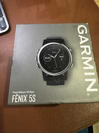 Часы Garmin Fenix 5s