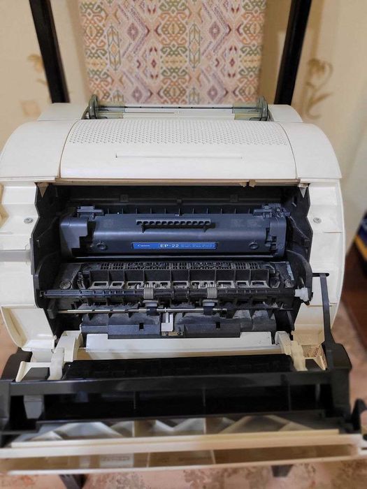 Продаю свой принтер  CANON LASER SHORT LBP - 1120.