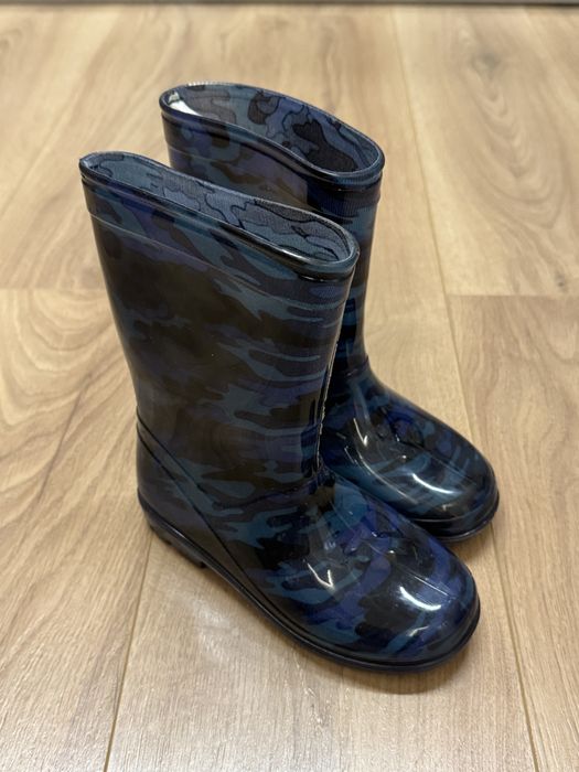 Гучени ботуши за момче