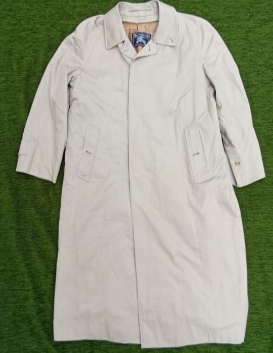 Vând palton de bărbați Burberry!