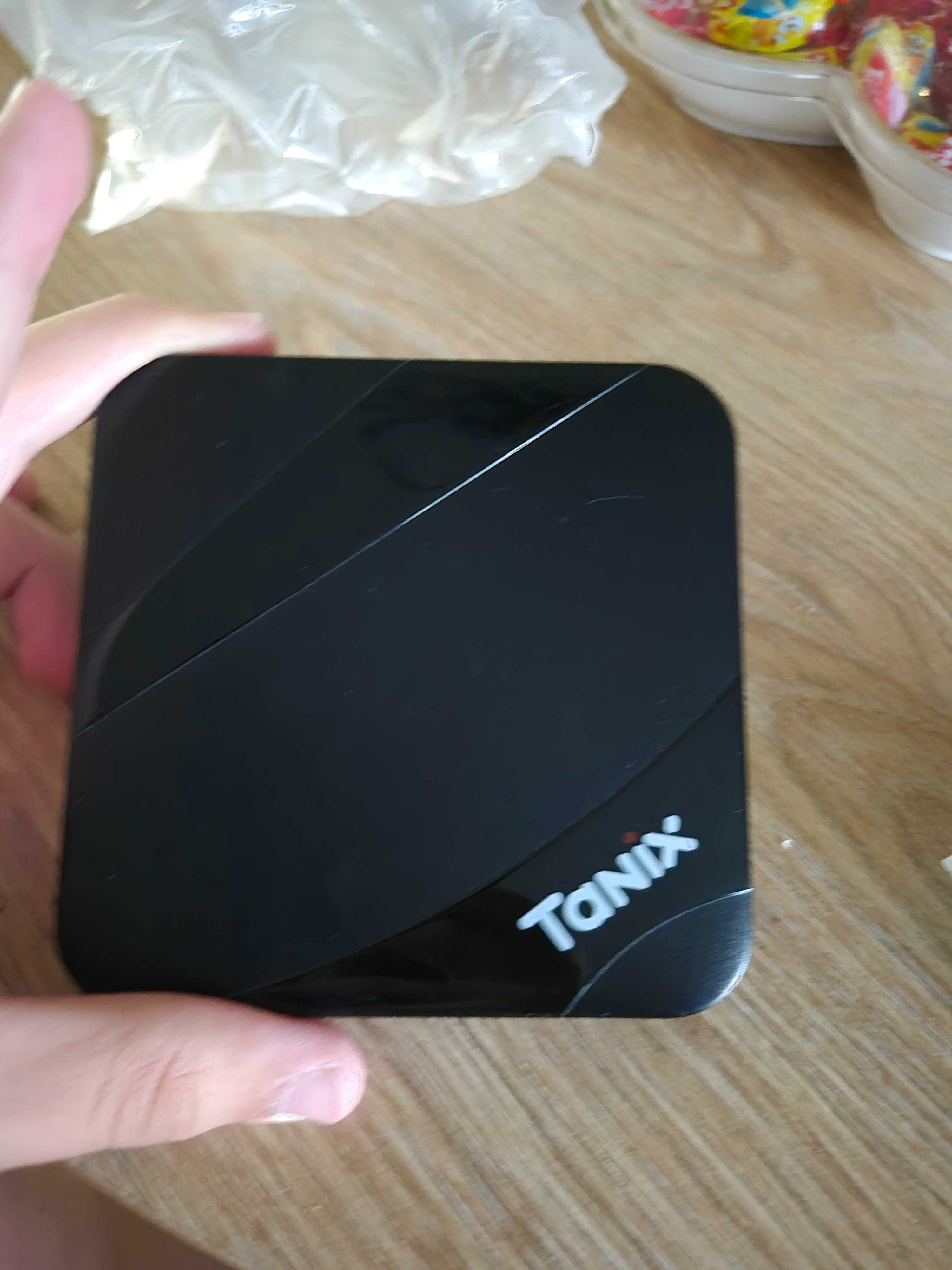 Продаю Tanix TX3 Max TV Box Amlogic S905W,б/у,в отличном состоянии