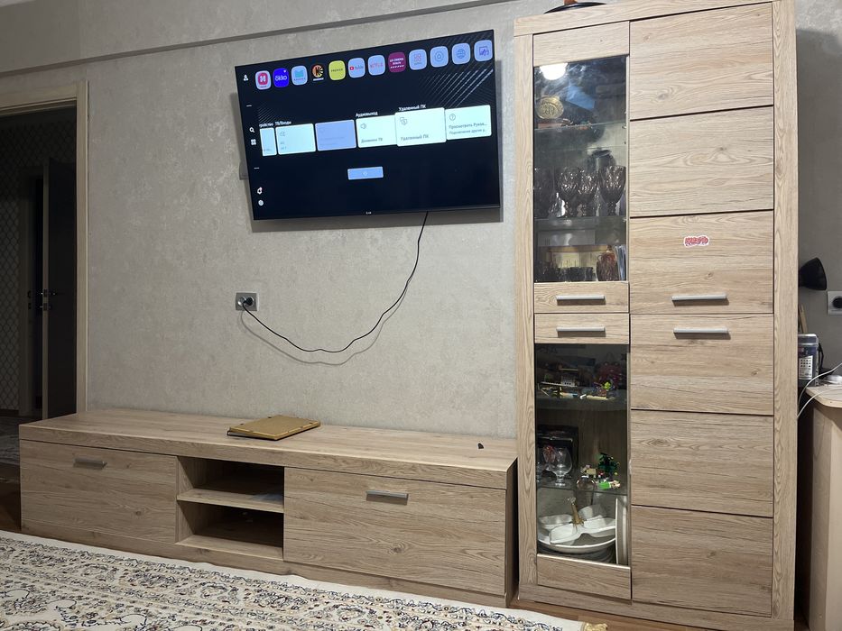 Продам подставку для телевизора со шкафом.