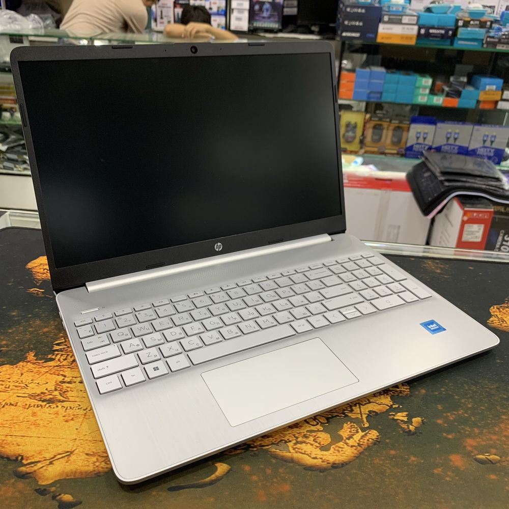 Hp 15s celeron 4500 4GB 256GB Yangi 1-Yil servis kafolatga ega