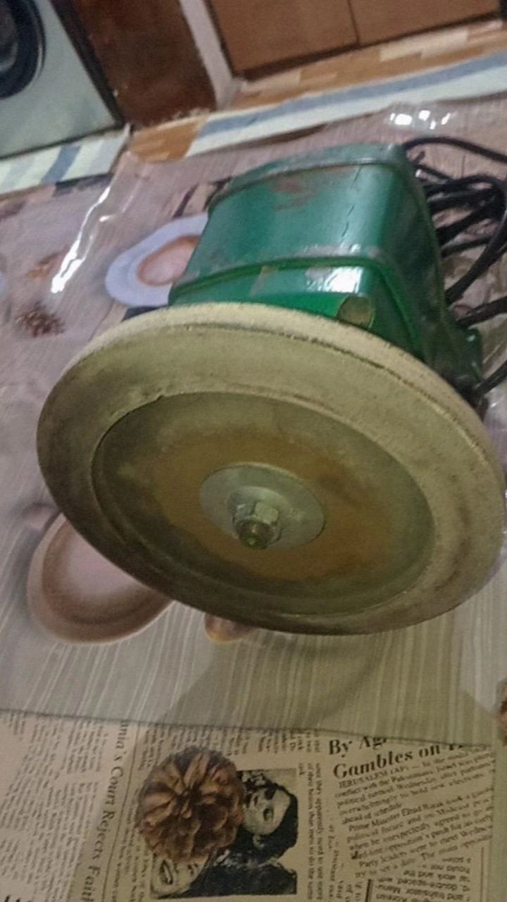 Pichoq, qaychi tezlaydigan rossiyskiy  stonok yaxshi narxda sotiladi.