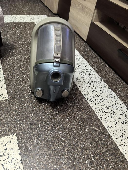 Продавам прахоскмукачка