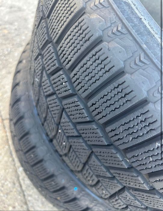 2 зимни гуми Arctictrekker 225/45/18