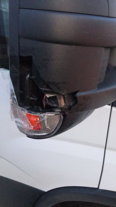 Oglinda brat lung Iveco deteriorata