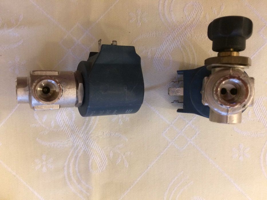 Vand electroventile, noi, pentru mese si prese de calcat industriale.