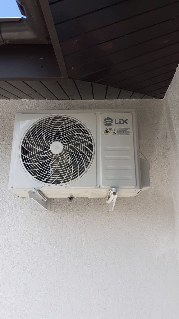 Prestări servicii revizii igienizare aer condiționat