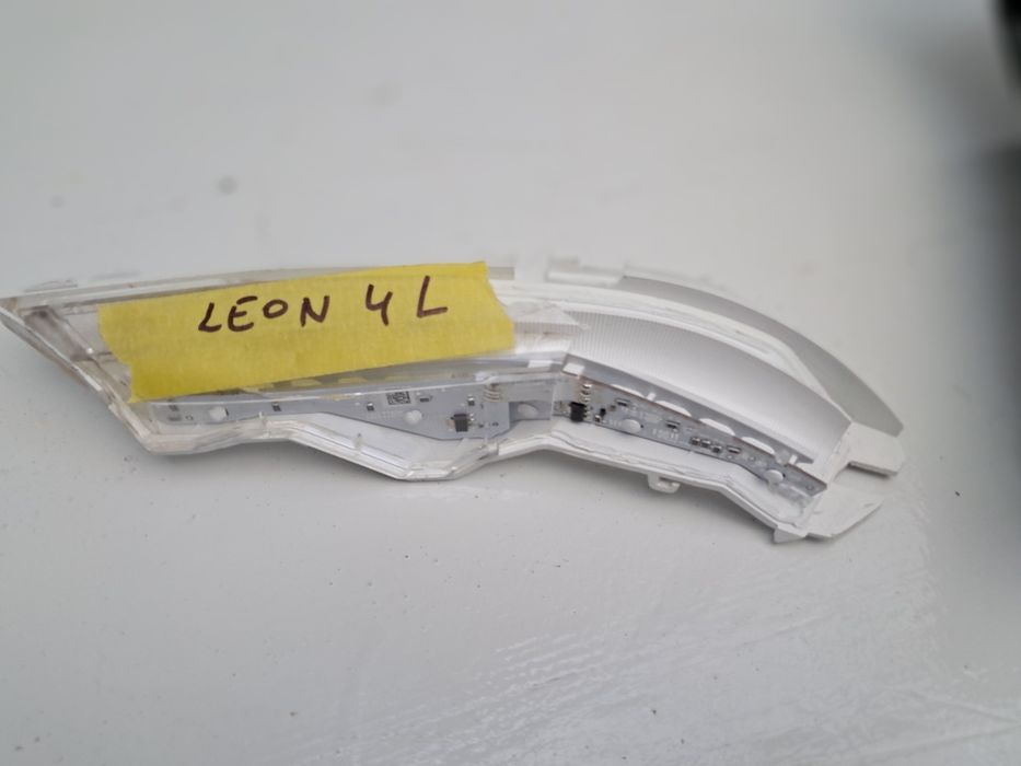 Огледало  Seat Leon 2020/23г