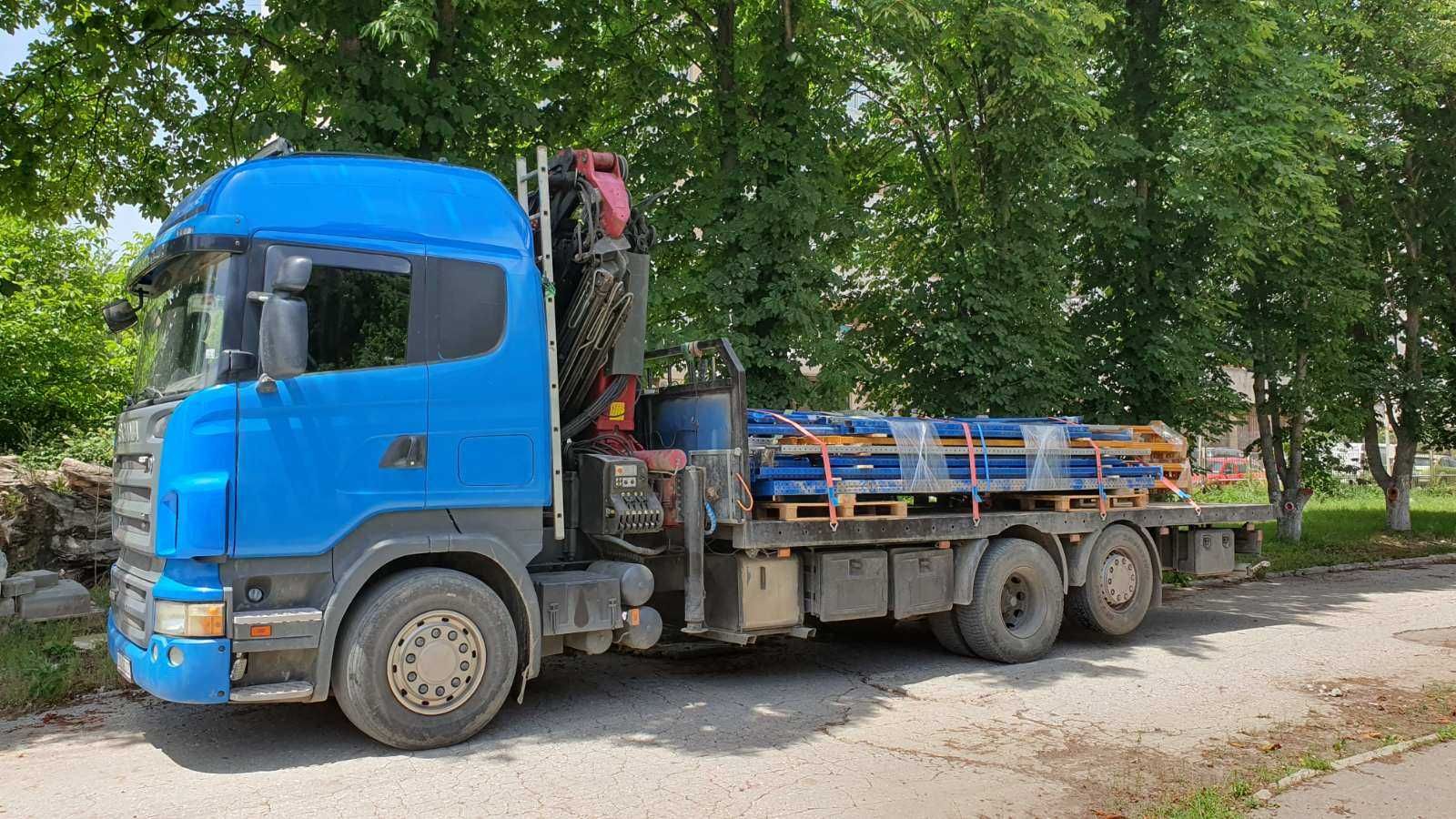 Камион с кран. Транспортни, монтажни и товаро-разтоварни услуги.