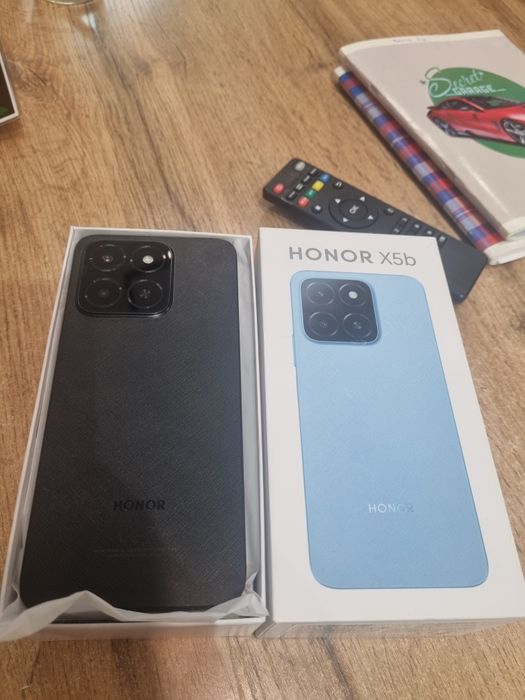 Продам мощный телефон Honor x5b
