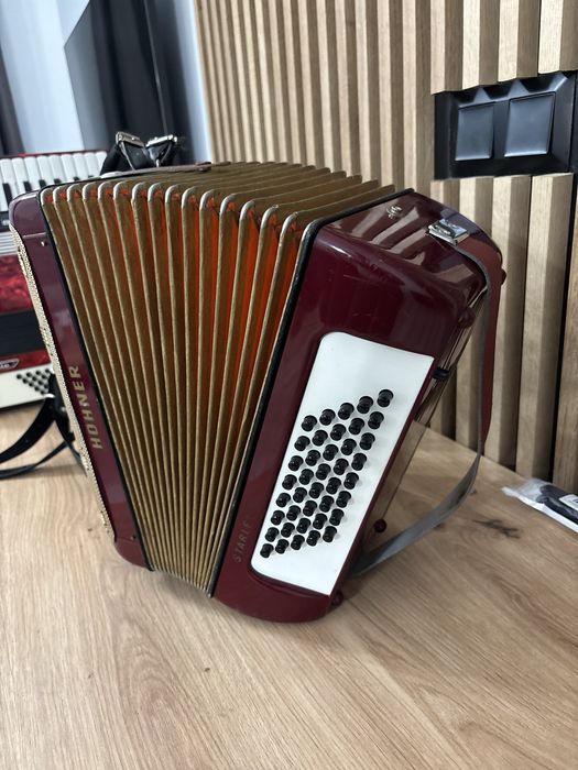 Vand acordeon Hohner Starlet cu 40 de basi