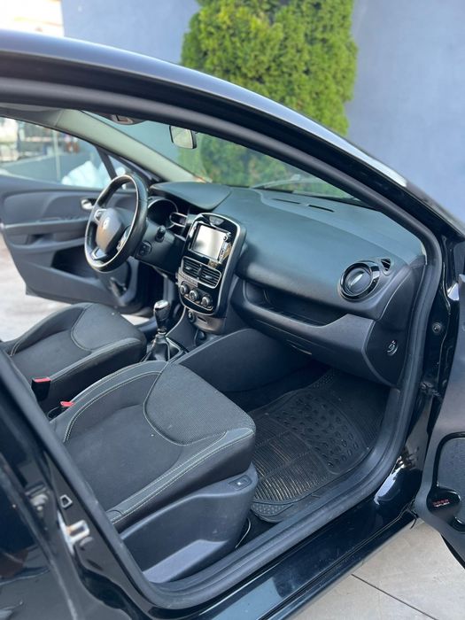 Vând Renault clio