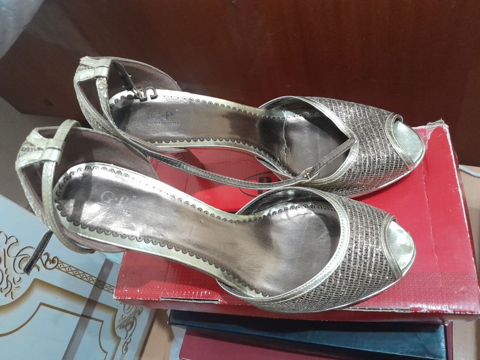 Продам туфли разные