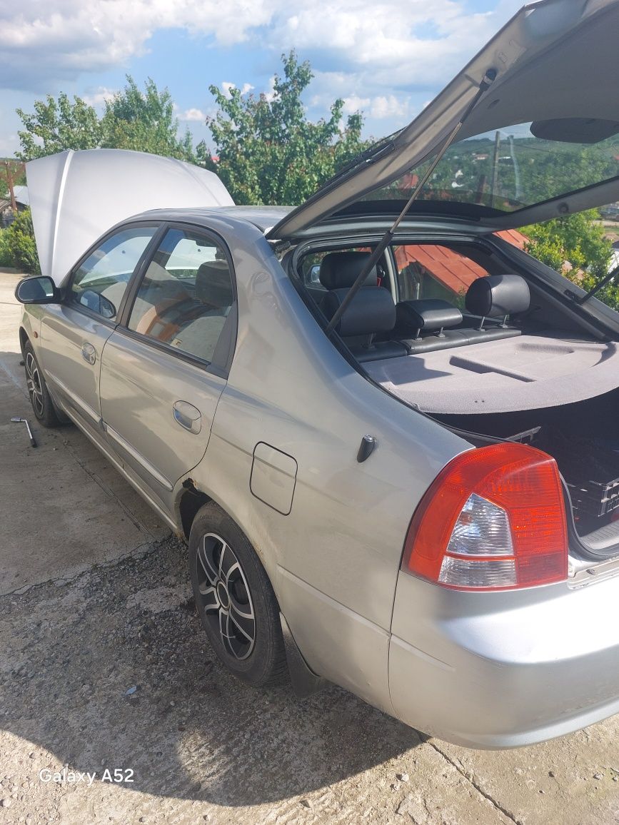 Kia shuma 2 an 2003