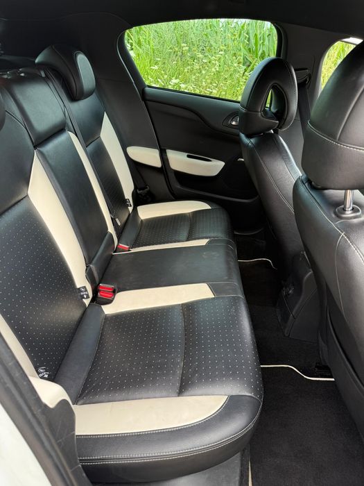 Citroen ds4 1.6 benzină 200cp, 2011, se vindeee