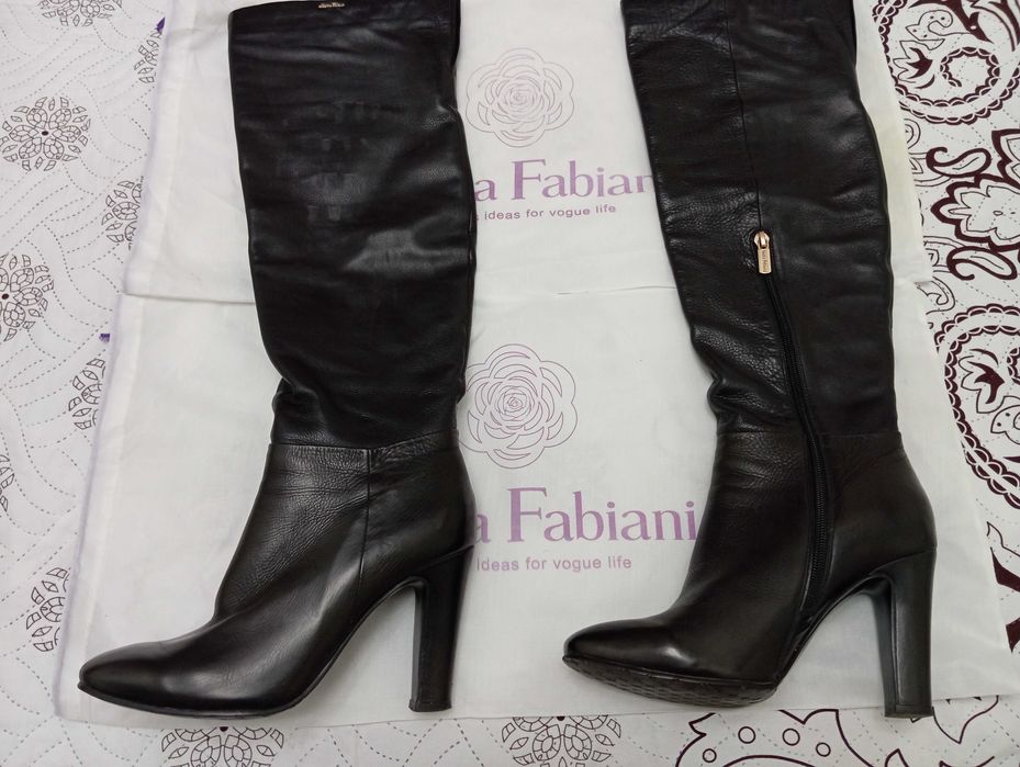 Сапоги весенние новые на высоком каблуке 38 размер черные Саша Фабиан