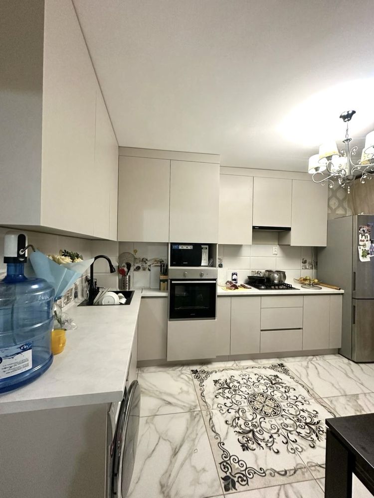 3-х ком на 3 этаже в 7 мкр, кухня 11,5 м2