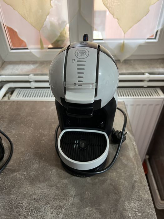 Aparat cafea Dolce Gusto