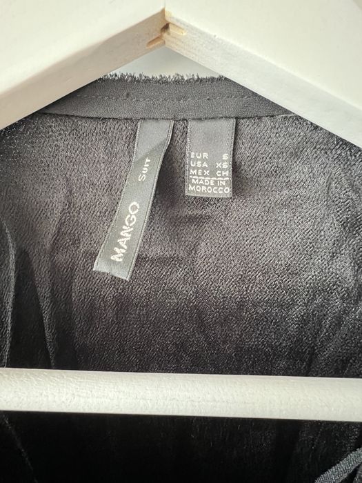 Прекрасна блуза / топ Mango