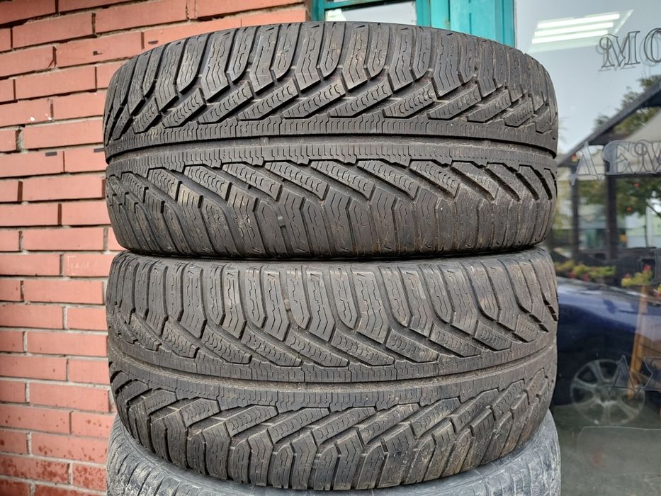 Продавам 2бр. Зимни гуми 245/45/18 Uniroyal