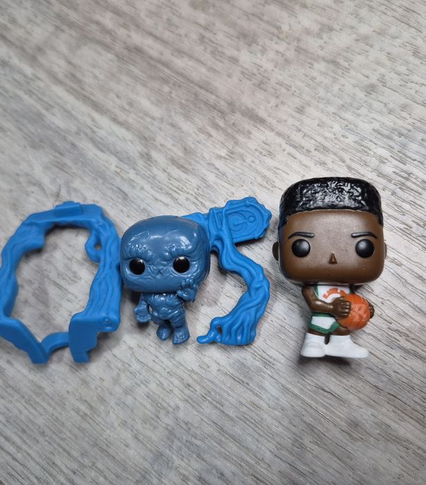 Продам или обменяю фигурки Очень странные дела