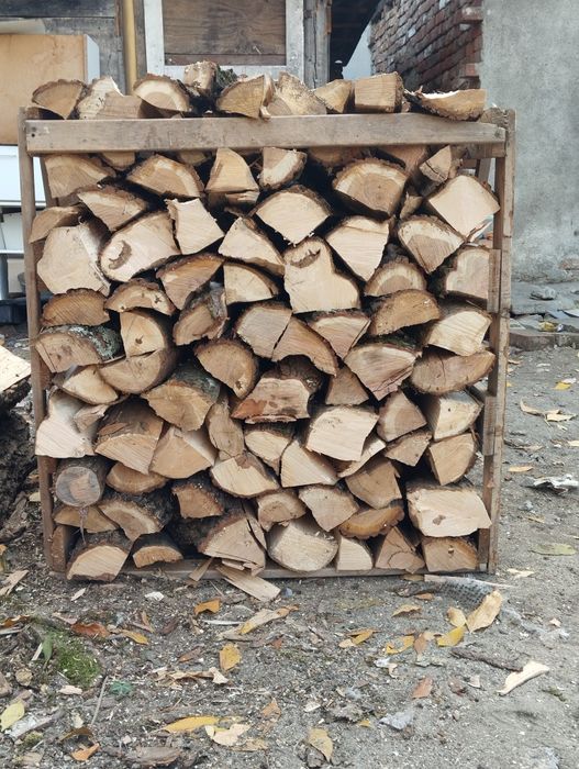 Vând lemne esnta tare