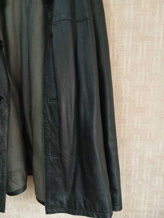 Продам кожанную куртку  большого размера.